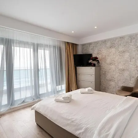 Deluxe Penthouse With Sea View At Wave 2 Apartment *