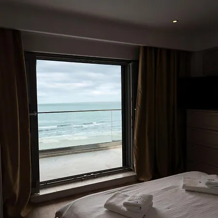 Deluxe Penthouse With Sea View At Wave 2 Apartment