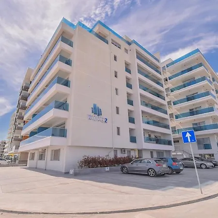 Deluxe Penthouse With Sea View At Wave 2 Apartment *